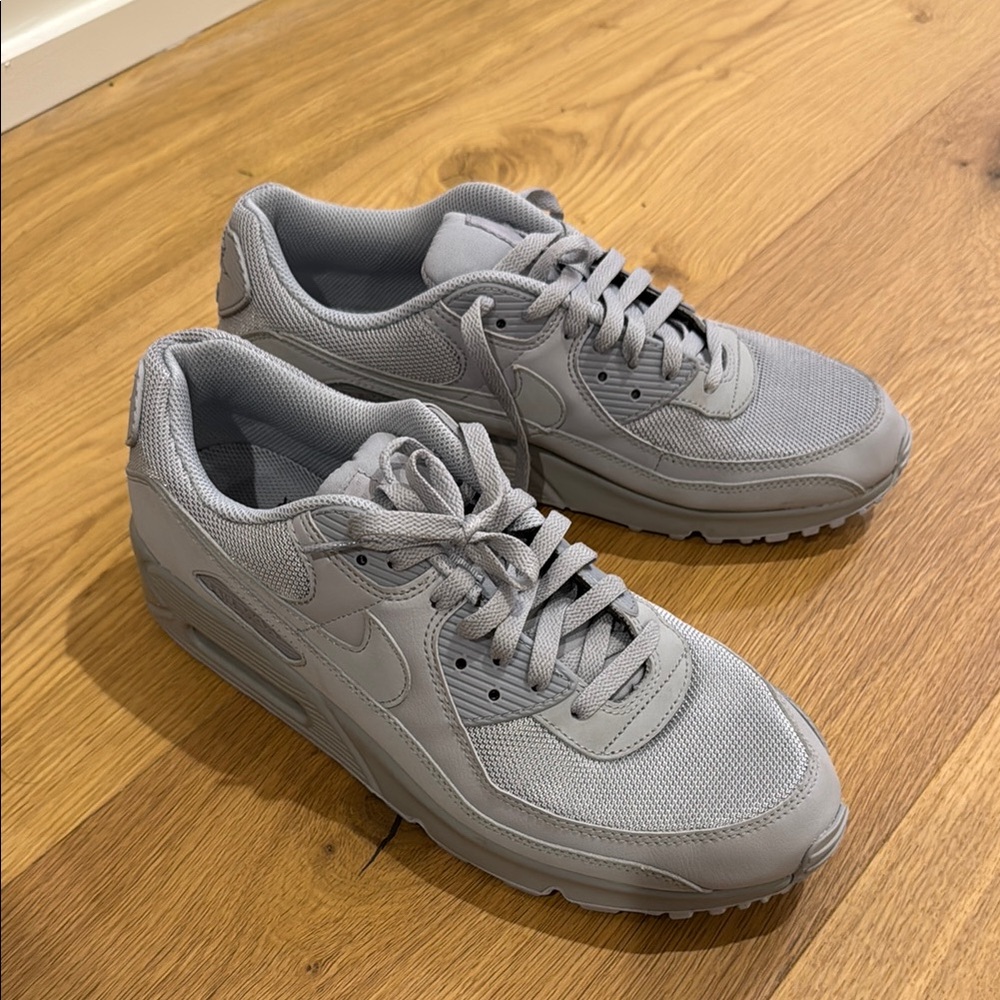 Nike Gray Sneakers Low-Top Suede Design
